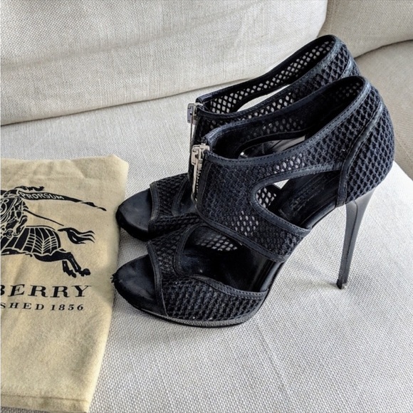 Burberry heels - Picture 3 of 5